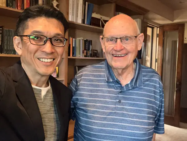 三木（左）とM・デビッド・メリル氏（右） 