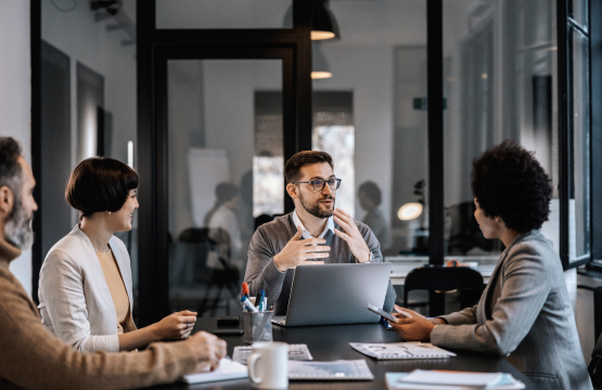 様々なジャンルの豊富なビジネス経験者が多数在籍