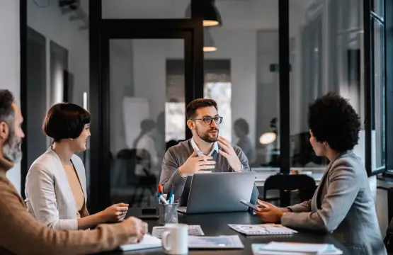 様々なジャンルの豊富なビジネス経験者が多数在籍