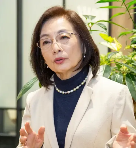 新崎隆子