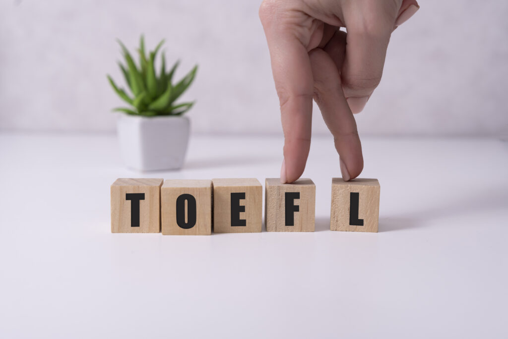 TOEFL iBTのスコアのレベルはどのくらい？TOEICや英検と比較