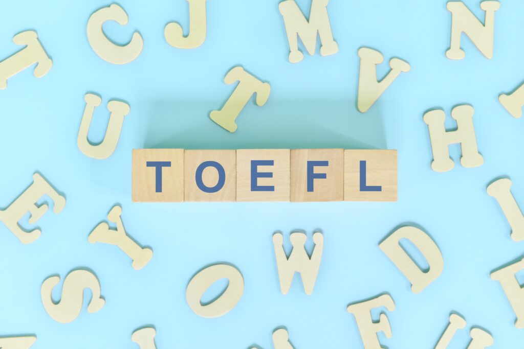 TOEFL100点のレベルは？必要勉強時間や勉強法、TOEICとの換算表まとめ