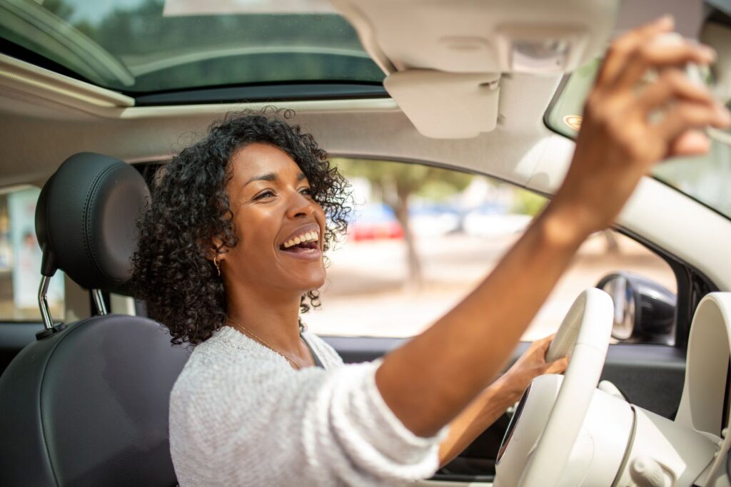 「乗る」は英語でrideだけじゃない？乗り物ごとの使い方を例文付きで紹介