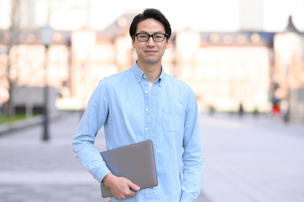「派遣社員」は英語で言うと？契約社員・請負社員など関連表現と共に解説
