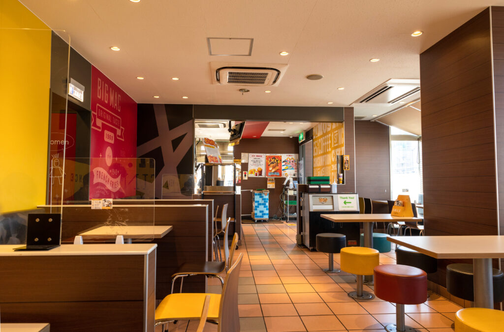 【STEP別】マクドナルドで英語で注文する流れと実践フレーズ