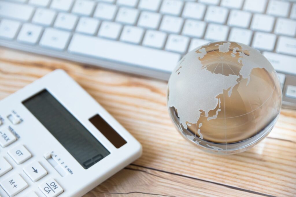 関税を英語でどう表現する？ニュースで学ぶ“tariff”の使い方