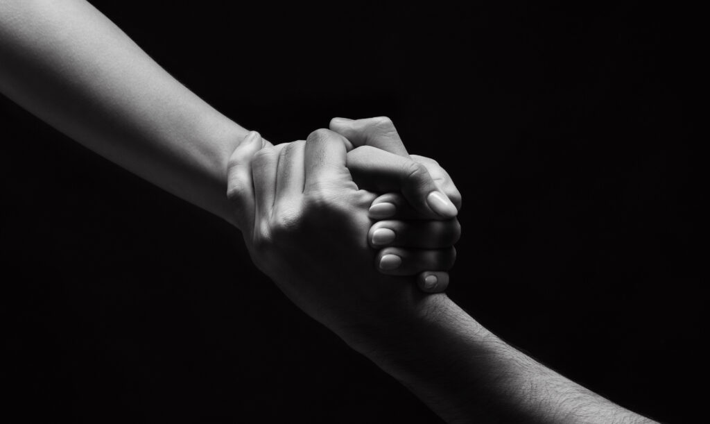 【子音・母音シリーズ】"strong"が「スチュロング」に聞こえる？[str]の発音を徹底解説