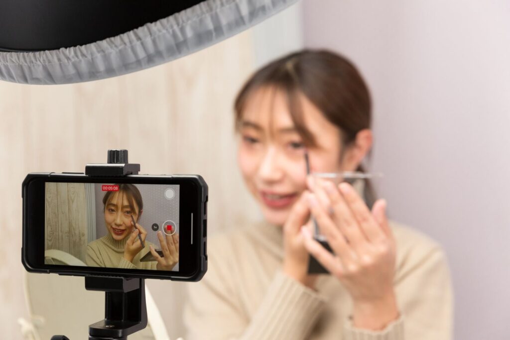 ライブコマースを英語でどう言う？意味・英語表現・関連用語を例文付きで徹底解説